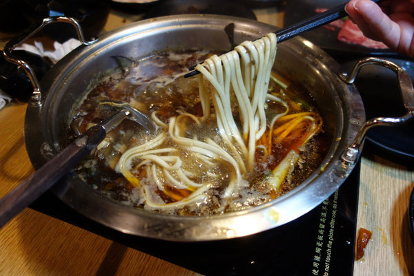 子辣個人麻辣鍋 (40).JPG