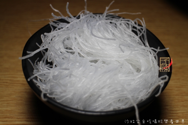 子辣。個人。麻辣:一個人的鴛鴦鍋『子辣。個人。麻辣』涮涮鍋/近中崙市場