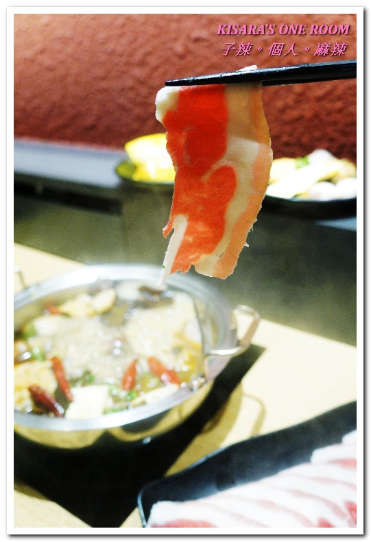 子辣。個人麻辣:小巨蛋火鍋.一個人也能享用川味水煮魚鍋──子辣。個人。麻辣