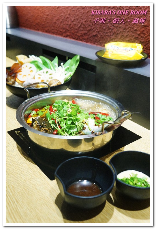 子辣。個人麻辣:小巨蛋火鍋.一個人也能享用川味水煮魚鍋──子辣。個人。麻辣