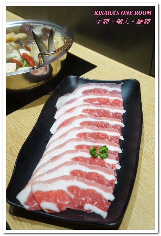 子辣。個人麻辣:小巨蛋火鍋.一個人也能享用川味水煮魚鍋──子辣。個人。麻辣