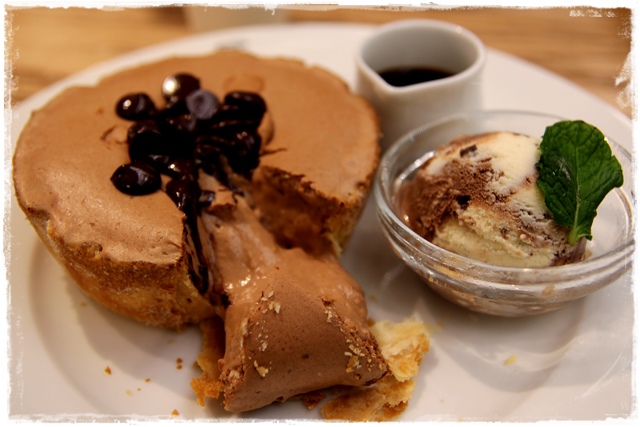 來自日本半熟起司塔PABLO  台北車站 台灣Pablo HOYII北車站