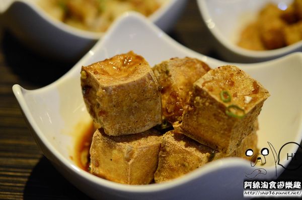 【台北茶坊】【北捷府中站】愛茶棧-時尚新式茶坊，吃飯聊天好去處．女僕裝/捷運府中站