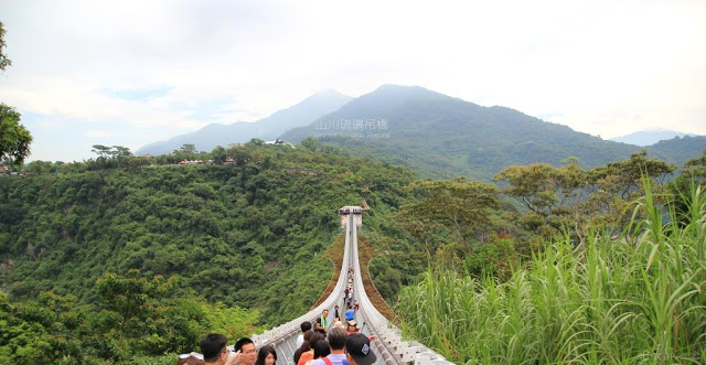 山川琉璃吊橋