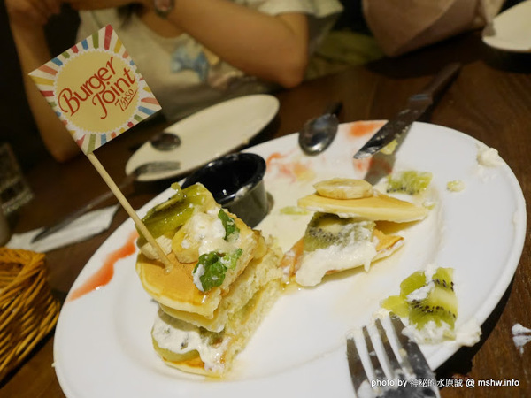 Burger Joint 7分So 漢堡早午餐專賣(崇德店):【食記】台中Burger Joint 7分so美式廚房-崇德店@北區 : 環境舒適,水準依舊,好吃的現做美式風味!!