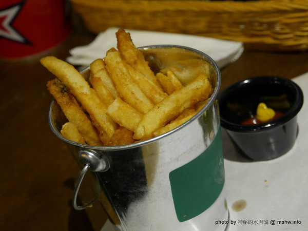 Burger Joint 7分So 漢堡早午餐專賣(崇德店):【食記】台中Burger Joint 7分so美式廚房-崇德店@北區 : 環境舒適,水準依舊,好吃的現做美式風味!!