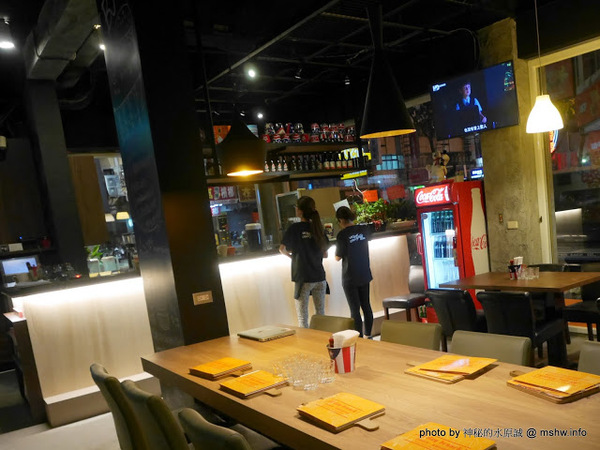 Burger Joint 7分So 漢堡早午餐專賣(崇德店):【食記】台中Burger Joint 7分so美式廚房-崇德店@北區 : 環境舒適,水準依舊,好吃的現做美式風味!!