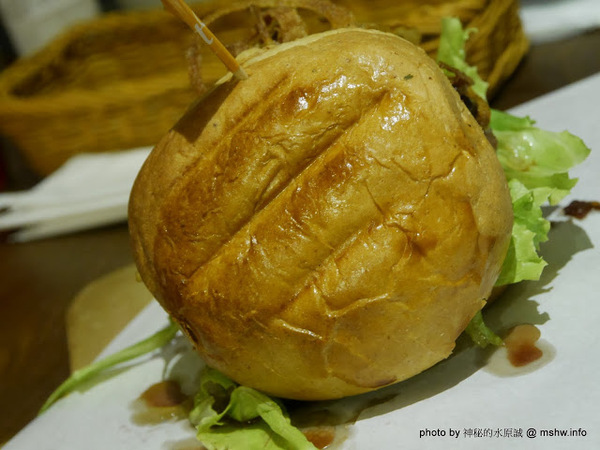 Burger Joint 7分So 漢堡早午餐專賣(崇德店):【食記】台中Burger Joint 7分so美式廚房-崇德店@北區 : 環境舒適,水準依舊,好吃的現做美式風味!!