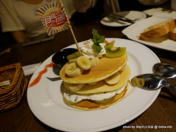 Burger Joint 7分So 漢堡早午餐專賣(崇德店):【食記】台中Burger Joint 7分so美式廚房-崇德店@北區 : 環境舒適,水準依舊,好吃的現做美式風味!!