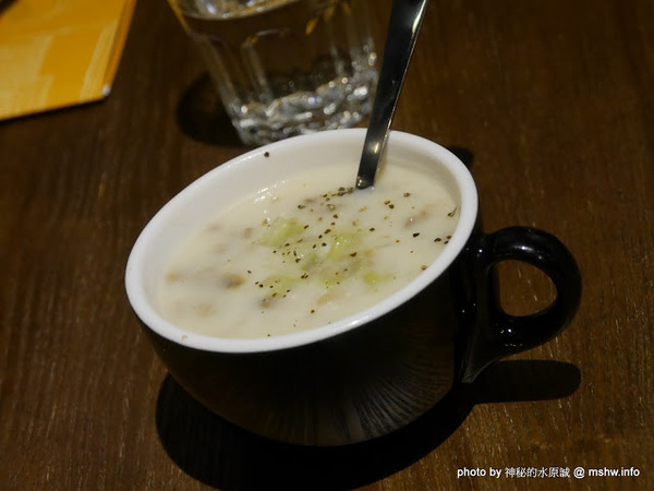 Burger Joint 7分So 漢堡早午餐專賣(崇德店):【食記】台中Burger Joint 7分so美式廚房-崇德店@北區 : 環境舒適,水準依舊,好吃的現做美式風味!!