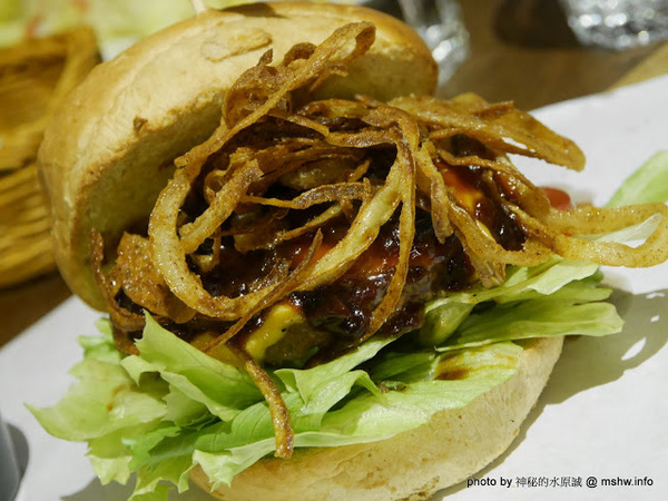 Burger Joint 7分So 漢堡早午餐專賣(崇德店):【食記】台中Burger Joint 7分so美式廚房-崇德店@北區 : 環境舒適,水準依舊,好吃的現做美式風味!!