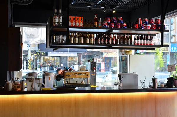 Burger Joint 7分So 漢堡早午餐專賣(崇德店)：『台中||北區』堅持7分熟的美味，來一頓道地美式早午餐吧！-Burger Joint 7分So美式廚房