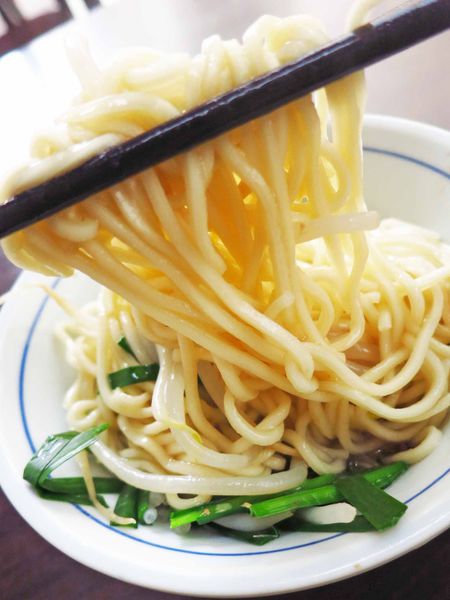 【新莊美食】阿明烏醋麵-美味的烏醋麵加骨仔肉湯