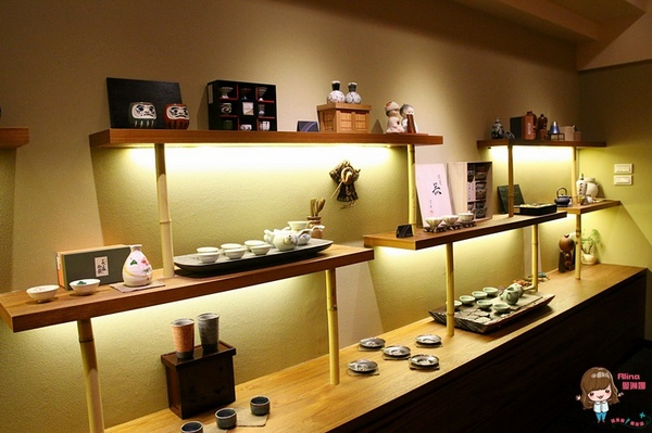 青逸 Chic Tea.時茶x慢味:【食記】台北後山埤 青逸 食茶x慢味 抹茶麻糬鬆餅 草莓生乳瑞士捲 日本媽媽味鹹食咖哩飯牛小排丼