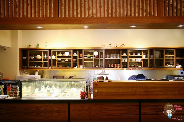 青逸 Chic Tea.時茶x慢味:【食記】台北後山埤 青逸 食茶x慢味 抹茶麻糬鬆餅 草莓生乳瑞士捲 日本媽媽味鹹食咖哩飯牛小排丼