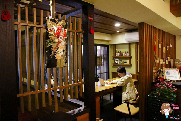 青逸 Chic Tea.時茶x慢味:【食記】台北後山埤 青逸 食茶x慢味 抹茶麻糬鬆餅 草莓生乳瑞士捲 日本媽媽味鹹食咖哩飯牛小排丼