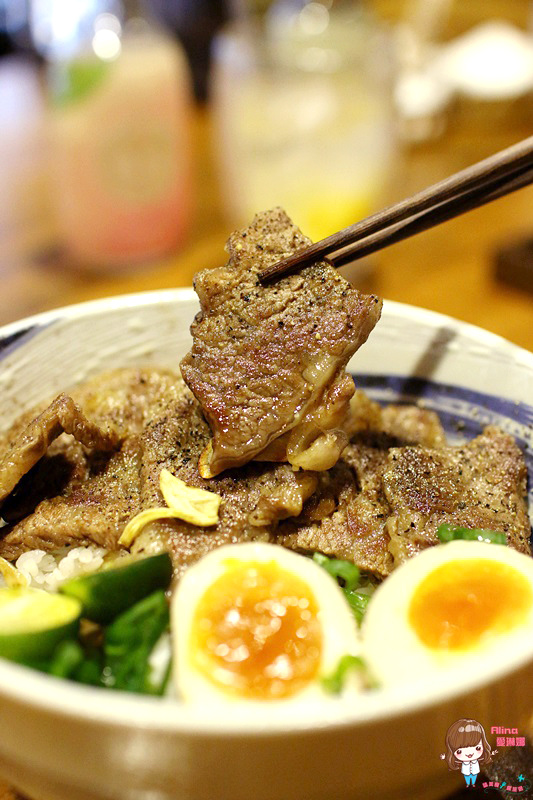 青逸 Chic Tea.時茶x慢味:【食記】台北後山埤 青逸 食茶x慢味 抹茶麻糬鬆餅 草莓生乳瑞士捲 日本媽媽味鹹食咖哩飯牛小排丼