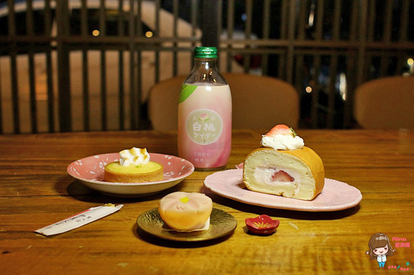 青逸 Chic Tea.時茶x慢味:【食記】台北後山埤 青逸 食茶x慢味 抹茶麻糬鬆餅 草莓生乳瑞士捲 日本媽媽味鹹食咖哩飯牛小排丼