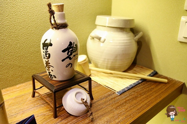 青逸 Chic Tea.時茶x慢味:【食記】台北後山埤 青逸 食茶x慢味 抹茶麻糬鬆餅 草莓生乳瑞士捲 日本媽媽味鹹食咖哩飯牛小排丼