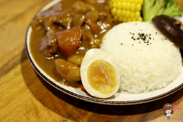 青逸 Chic Tea.時茶x慢味:【食記】台北後山埤 青逸 食茶x慢味 抹茶麻糬鬆餅 草莓生乳瑞士捲 日本媽媽味鹹食咖哩飯牛小排丼