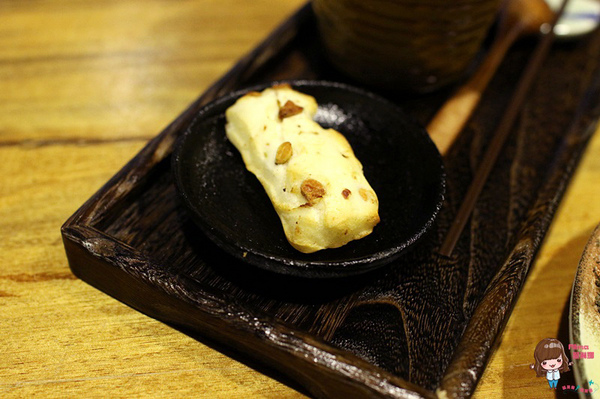 青逸 Chic Tea.時茶x慢味:【食記】台北後山埤 青逸 食茶x慢味 抹茶麻糬鬆餅 草莓生乳瑞士捲 日本媽媽味鹹食咖哩飯牛小排丼