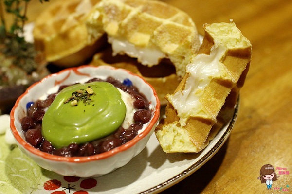 青逸 Chic Tea.時茶x慢味:【食記】台北後山埤 青逸 食茶x慢味 抹茶麻糬鬆餅 草莓生乳瑞士捲 日本媽媽味鹹食咖哩飯牛小排丼