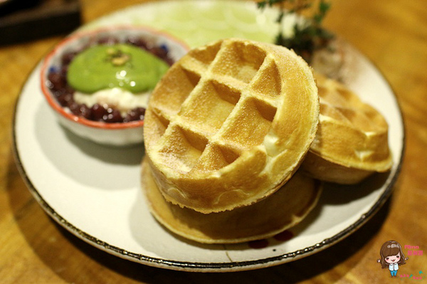 青逸 Chic Tea.時茶x慢味:【食記】台北後山埤 青逸 食茶x慢味 抹茶麻糬鬆餅 草莓生乳瑞士捲 日本媽媽味鹹食咖哩飯牛小排丼