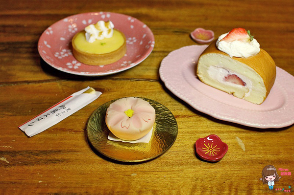 青逸 Chic Tea.時茶x慢味:【食記】台北後山埤 青逸 食茶x慢味 抹茶麻糬鬆餅 草莓生乳瑞士捲 日本媽媽味鹹食咖哩飯牛小排丼