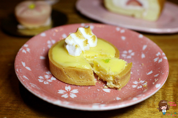 青逸 Chic Tea.時茶x慢味:【食記】台北後山埤 青逸 食茶x慢味 抹茶麻糬鬆餅 草莓生乳瑞士捲 日本媽媽味鹹食咖哩飯牛小排丼