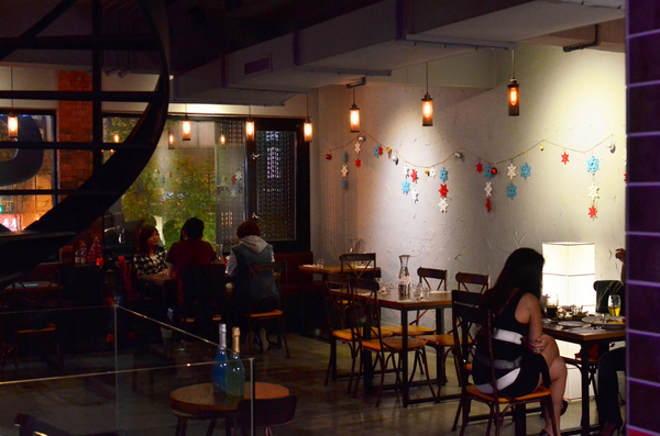 魯尼餐廳 Luni Café (信義店):『台北||信義區』週末微醺小酒館,地中海風味餐酒-魯尼餐廳Luni Café(信義店)