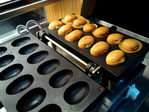 雞蛋發高燒：【東區】雞蛋發高燒。多種「加爆」餡料讓古早味小點心有了全新感受