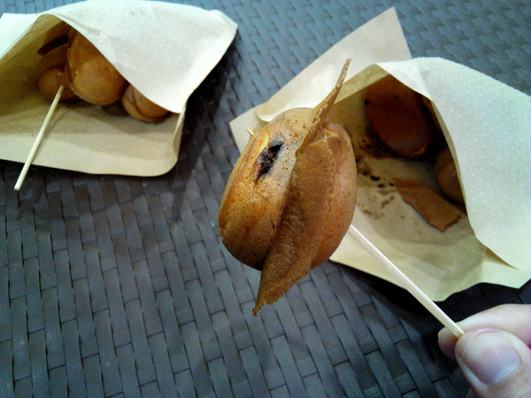 雞蛋發高燒：【東區】雞蛋發高燒。多種「加爆」餡料讓古早味小點心有了全新感受