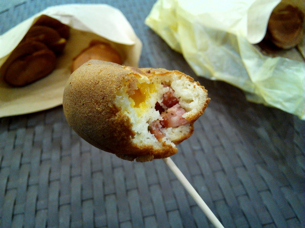 雞蛋發高燒：【東區】雞蛋發高燒。多種「加爆」餡料讓古早味小點心有了全新感受