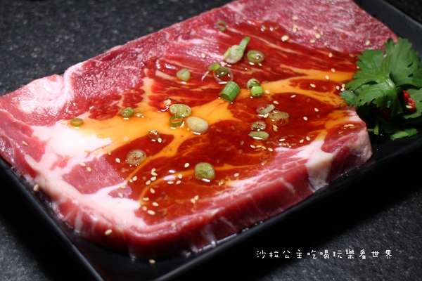 燒惑日式炭火燒肉(中和分店)：中和吃到飽『燒惑日式炭火燒肉』火烤/燒烤/宵夜/景安捷運站