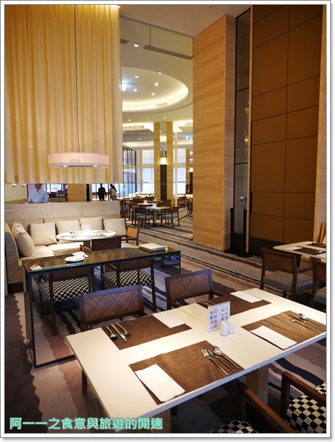 THE Roof：捷運三多商圈站美食 THE Roof  和逸高雄中山館 ～賞夜景吃美味乾式熟成牛排