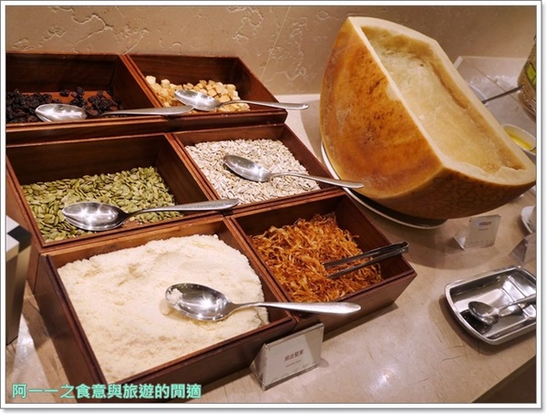 THE Roof：捷運三多商圈站美食 THE Roof  和逸高雄中山館 ～賞夜景吃美味乾式熟成牛排