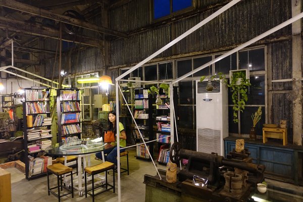 十鼓文化村：(胖樺遊記)台南必訪景點「仁德·十鼓文化村」/老糖廠/星光票/親子出遊/文創園區/夜景/保安車站