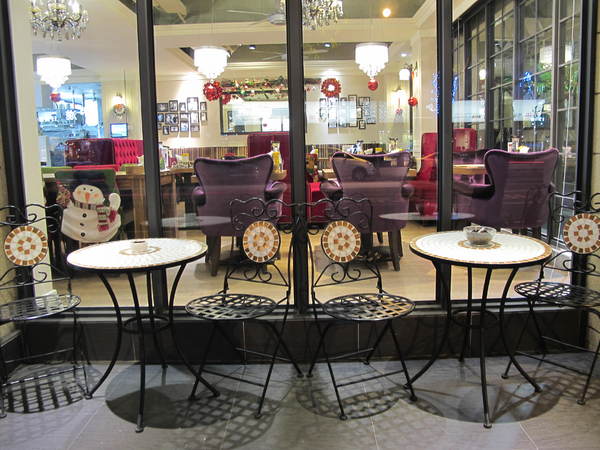 漾漾好食餐廳(東興店)：(胖樺食記)台北市東興路漾漾好食餐廳 / 東興店。諸多料理美味且用餐環境舒適愜意。