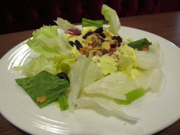 漾漾好食餐廳(東興店)：(胖樺食記)台北市東興路漾漾好食餐廳 / 東興店。諸多料理美味且用餐環境舒適愜意。