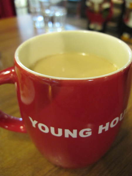 漾漾好食餐廳(東興店)：(胖樺食記)台北市東興路漾漾好食餐廳 / 東興店。諸多料理美味且用餐環境舒適愜意。