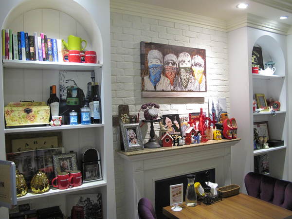 漾漾好食餐廳(東興店)：(胖樺食記)台北市東興路漾漾好食餐廳 / 東興店。諸多料理美味且用餐環境舒適愜意。