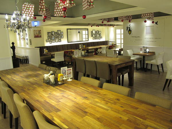 漾漾好食餐廳(東興店)：(胖樺食記)台北市東興路漾漾好食餐廳 / 東興店。諸多料理美味且用餐環境舒適愜意。