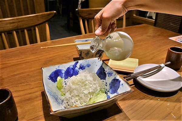 銀座杏子日式豬排(新莊幸福店)：【新北市美食】銀座杏子日式豬排(新莊幸福店)~開飯啦!銀座杏子日式豬排季節限定的雙人套餐實惠又飽足，冰涼美味的飯後甜點富有創意