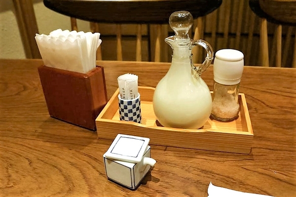 銀座杏子日式豬排(新莊幸福店)：【新北市美食】銀座杏子日式豬排(新莊幸福店)~開飯啦!銀座杏子日式豬排季節限定的雙人套餐實惠又飽足，冰涼美味的飯後甜點富有創意