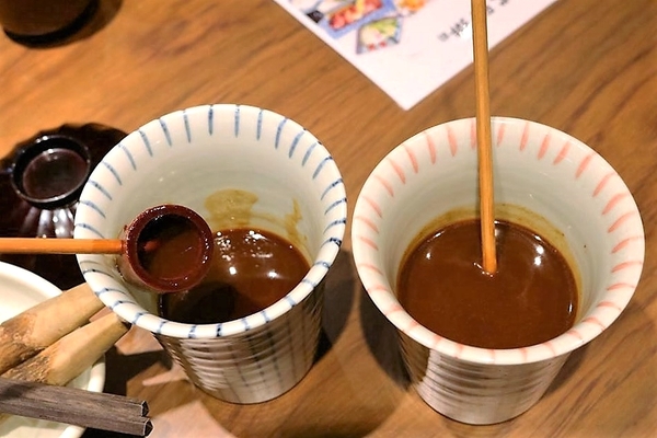 銀座杏子日式豬排(新莊幸福店)：【新北市美食】銀座杏子日式豬排(新莊幸福店)~開飯啦!銀座杏子日式豬排季節限定的雙人套餐實惠又飽足，冰涼美味的飯後甜點富有創意