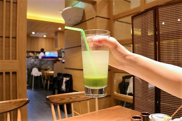 銀座杏子日式豬排(新莊幸福店)：【新北市美食】銀座杏子日式豬排(新莊幸福店)~開飯啦!銀座杏子日式豬排季節限定的雙人套餐實惠又飽足，冰涼美味的飯後甜點富有創意