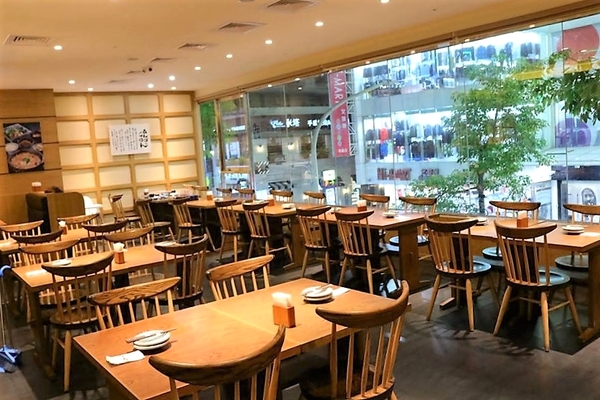 銀座杏子日式豬排(新莊幸福店)：【新北市美食】銀座杏子日式豬排(新莊幸福店)~開飯啦!銀座杏子日式豬排季節限定的雙人套餐實惠又飽足，冰涼美味的飯後甜點富有創意