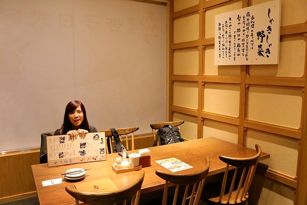 銀座杏子日式豬排(新莊幸福店)：【新北市美食】銀座杏子日式豬排(新莊幸福店)~開飯啦!銀座杏子日式豬排季節限定的雙人套餐實惠又飽足，冰涼美味的飯後甜點富有創意