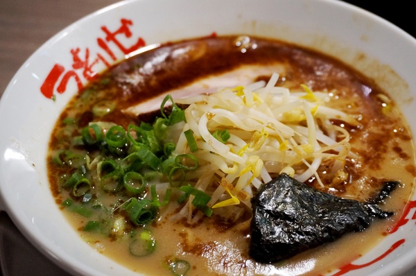 玩笑亭拉麵 なんつッ亭：[忠孝敦化]なんつッ亭 玩笑亭拉麵: 熊本系豚骨湯底+黑蒜香油 -【OpenRice新店快閃祕密客】