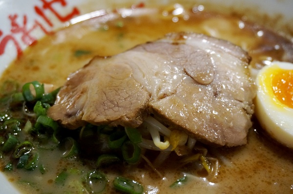 玩笑亭拉麵 なんつッ亭：[忠孝敦化]なんつッ亭 玩笑亭拉麵: 熊本系豚骨湯底+黑蒜香油 -【OpenRice新店快閃祕密客】